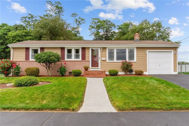 11 Red Robin Road, Cranston, RI 02920