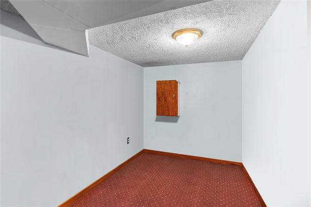 11 Red Robin Road, Cranston, RI 02920