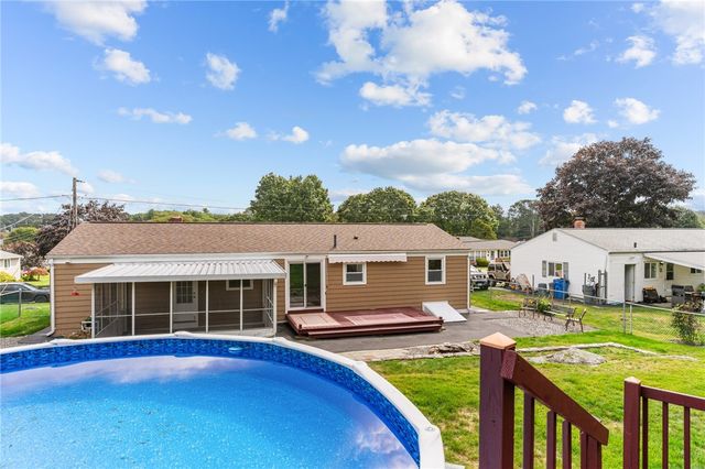 11 Red Robin Road, Cranston, RI 02920
