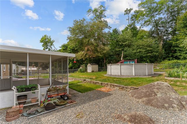 11 Red Robin Road, Cranston, RI 02920