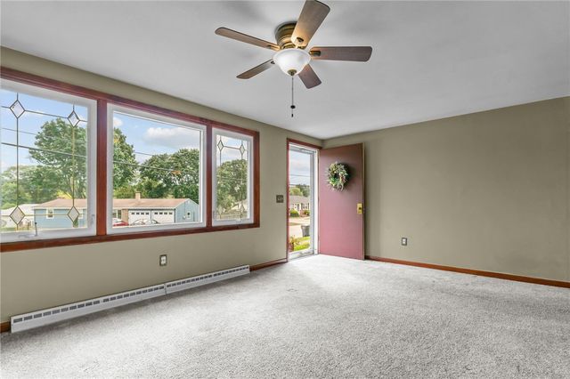 11 Red Robin Road, Cranston, RI 02920