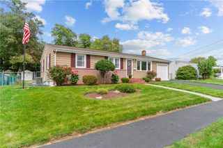 11 Red Robin Road, Cranston, RI 02920