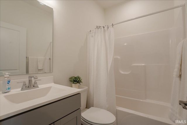 4727 Alaina Drive, Newburgh, IN 47630