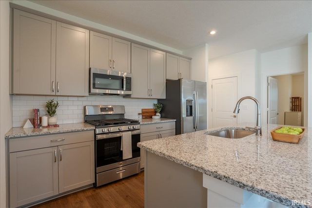 4727 Alaina Drive, Newburgh, IN 47630