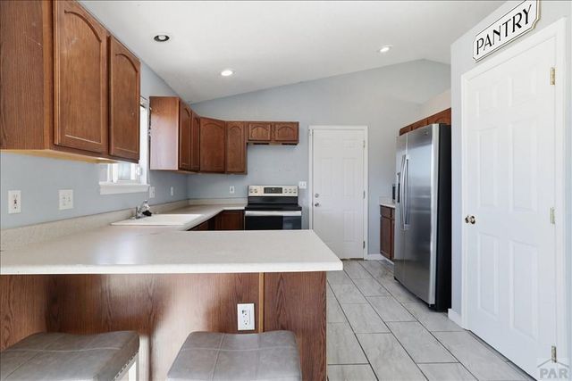 807 S Aguilar Ln, Pueblo, CO 81007