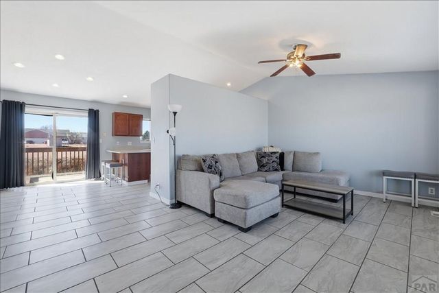 807 S Aguilar Ln, Pueblo, CO 81007