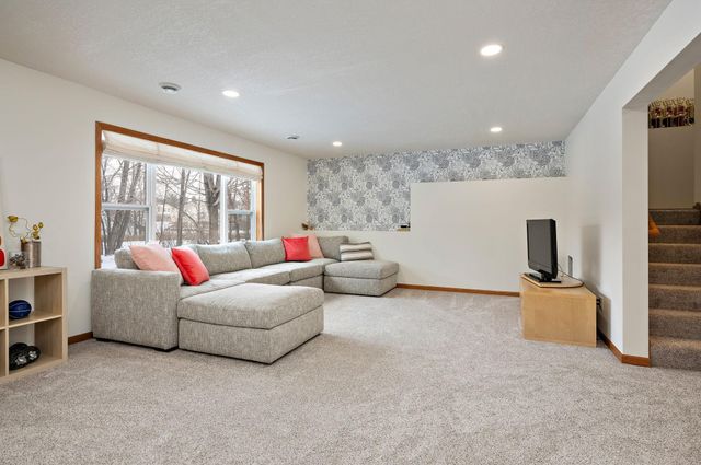 10552 Noble Circle N, Brooklyn Park, MN 55443