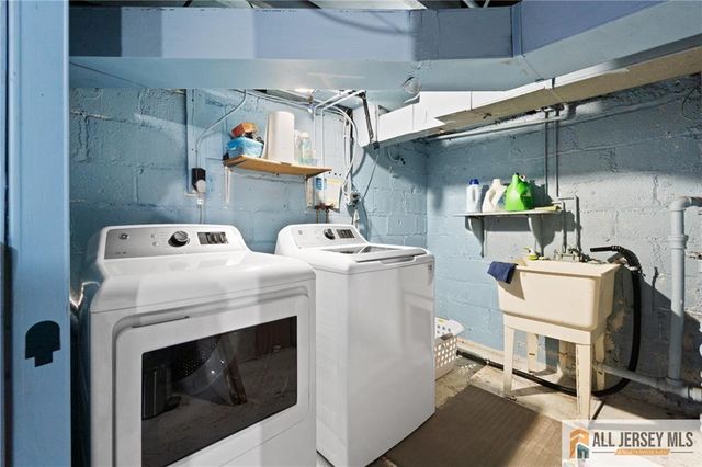 594 Ridgedale Avenue, Woodbridge Proper, NJ 07095