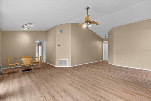 8040 CLOVERGLEN CIRCLE, Orlando, FL 32818