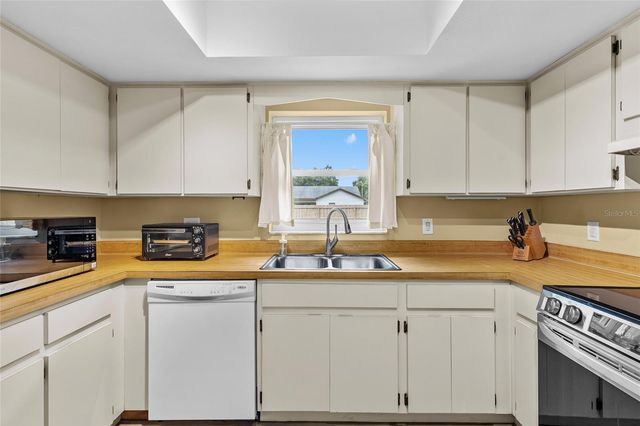 8040 CLOVERGLEN CIRCLE, Orlando, FL 32818