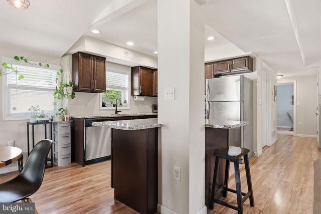 2 PUMPKIN HILL RD, Levittown, PA 19056