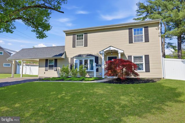 2 PUMPKIN HILL RD, Levittown, PA 19056