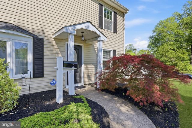 2 PUMPKIN HILL RD, Levittown, PA 19056