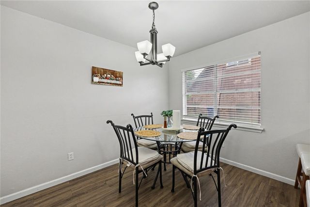 6433 Oakbrook Dr, Corpus Christi, TX 78413