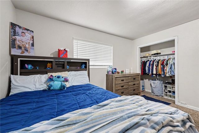 6433 Oakbrook Dr, Corpus Christi, TX 78413