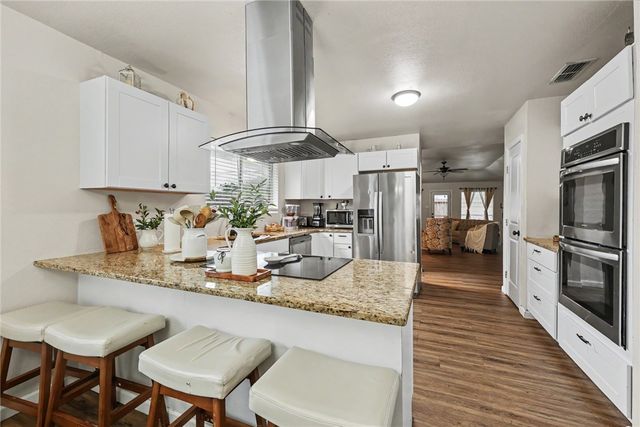 6433 Oakbrook Dr, Corpus Christi, TX 78413