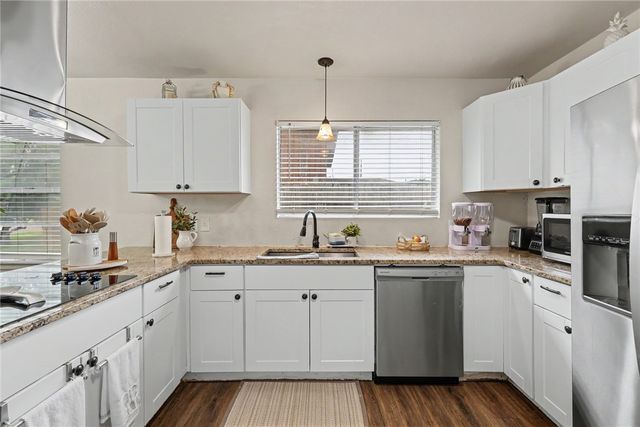 6433 Oakbrook Dr, Corpus Christi, TX 78413