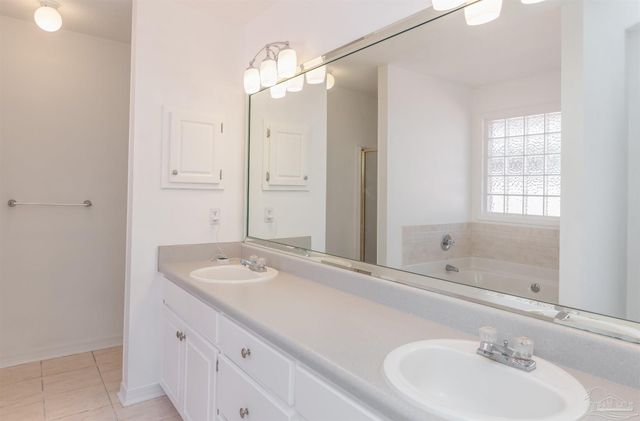 25 Littleton St, Cantonment, FL 32533