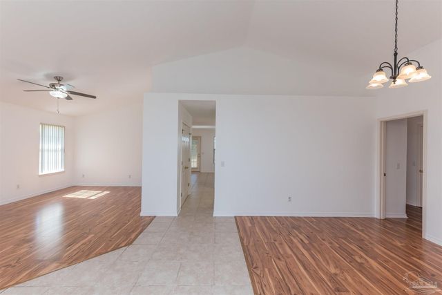 25 Littleton St, Cantonment, FL 32533