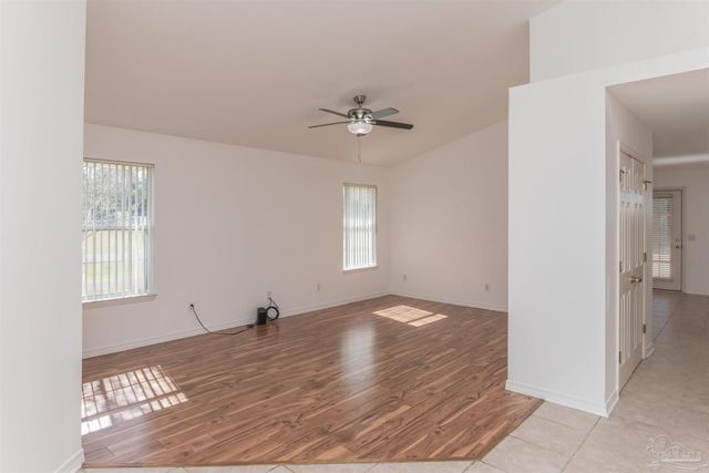 25 Littleton St, Cantonment, FL 32533