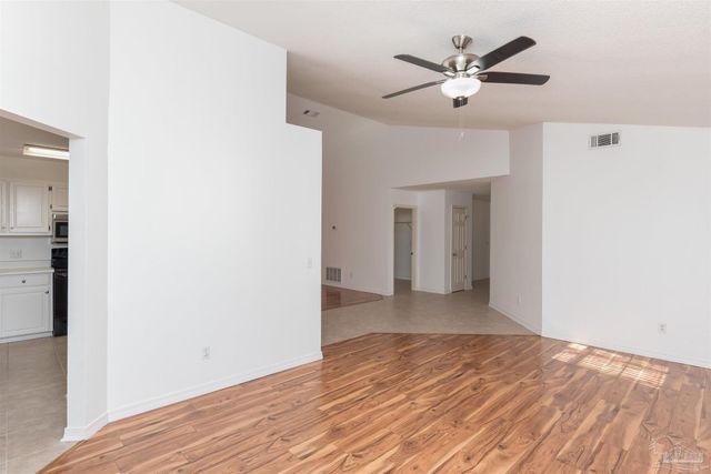 25 Littleton St, Cantonment, FL 32533