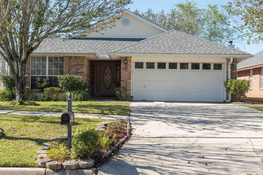 25 Littleton St, Cantonment, FL 32533