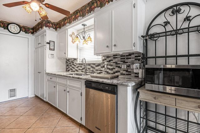 830 Seamaster Drive, Houston, TX 77062