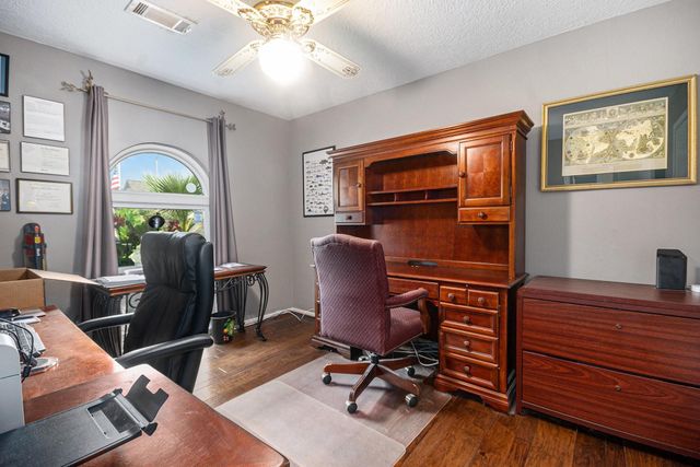 830 Seamaster Drive, Houston, TX 77062