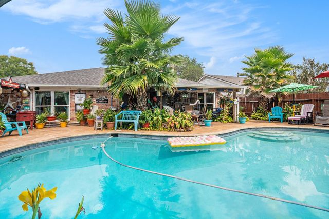 830 Seamaster Drive, Houston, TX 77062