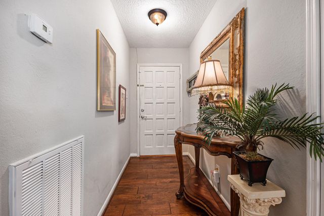 830 Seamaster Drive, Houston, TX 77062