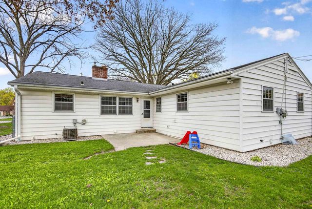 1221 DIVISION STREET, Green Bay, WI 54303