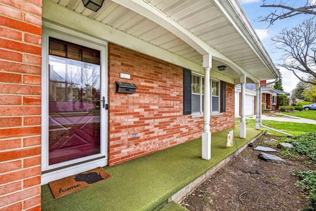 1221 DIVISION STREET, Green Bay, WI 54303
