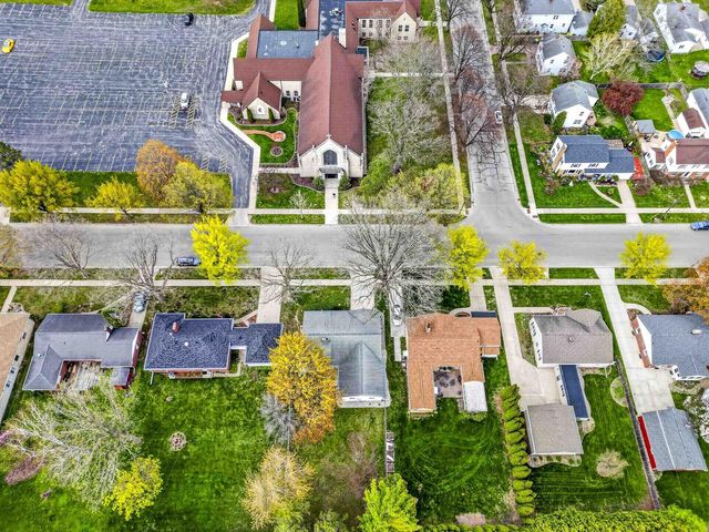 1221 DIVISION STREET, Green Bay, WI 54303