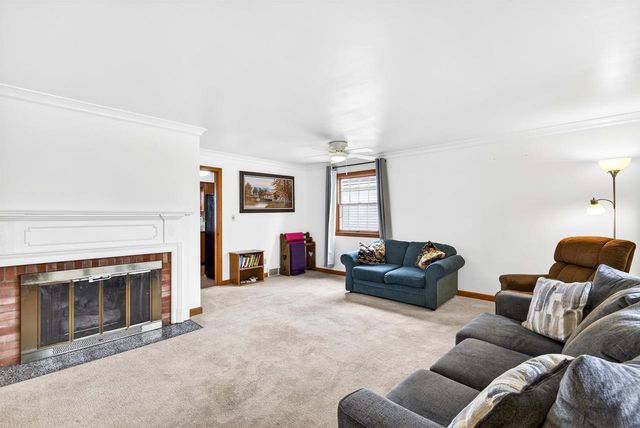 1221 DIVISION STREET, Green Bay, WI 54303