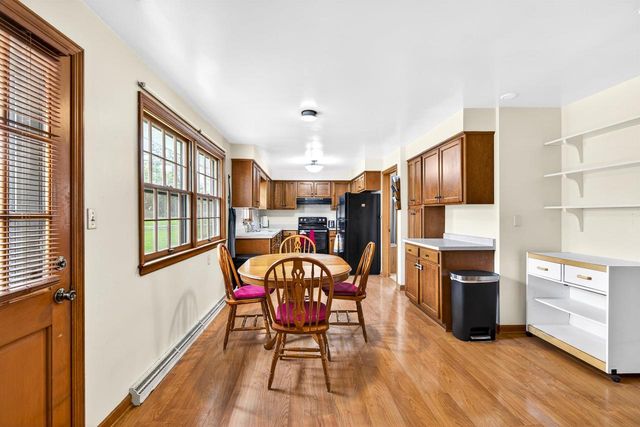 1221 DIVISION STREET, Green Bay, WI 54303