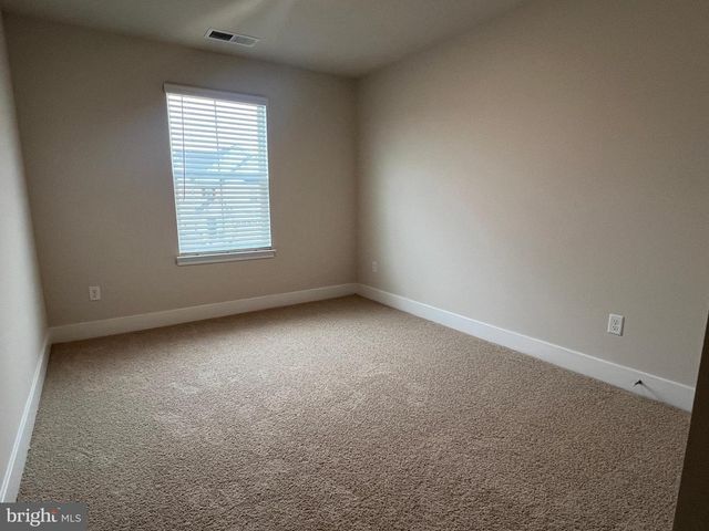 130 CHARING CROSS DR, Stephens City, VA 22655