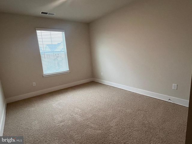 130 CHARING CROSS DR, Stephens City, VA 22655