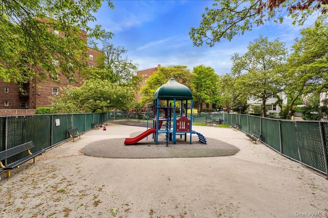 139-15 83rd Avenue B32, Briarwood, NY 11435