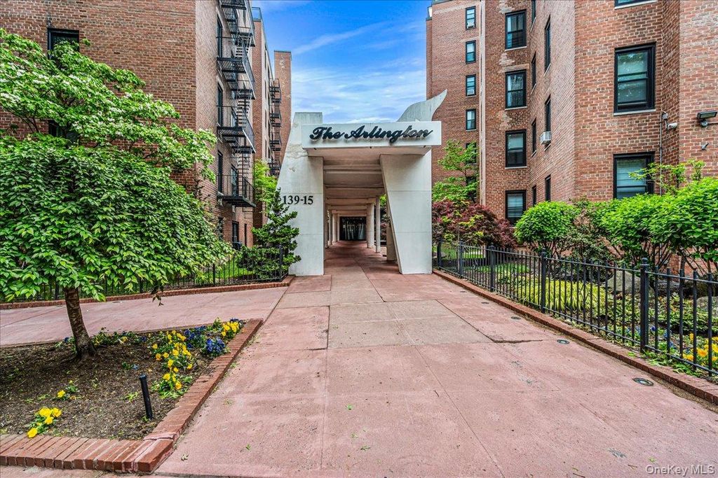 139-15 83rd Avenue B32, Briarwood, NY 11435