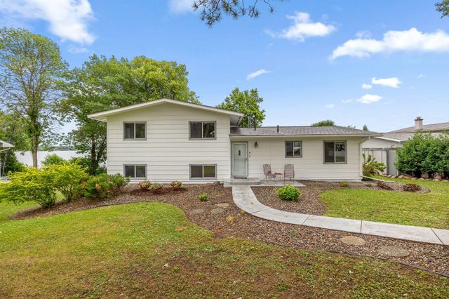11935 Oak Street, Chisago City, MN 55013