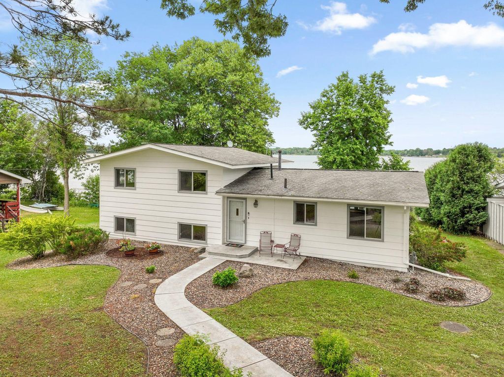 11935 Oak Street, Chisago City, MN 55013