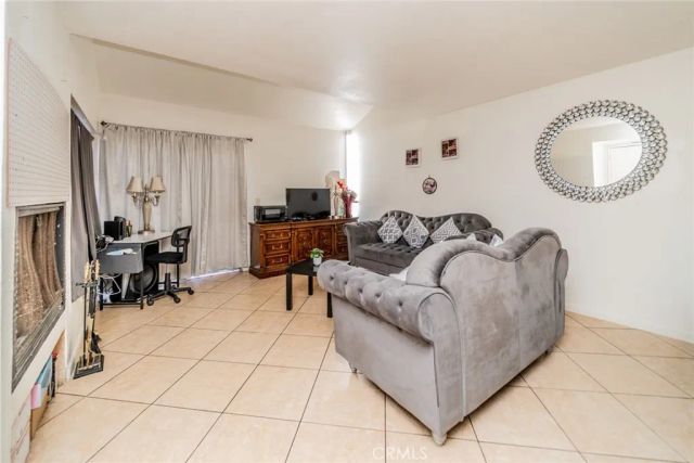 16595 Upland F, Fontana, CA 92335