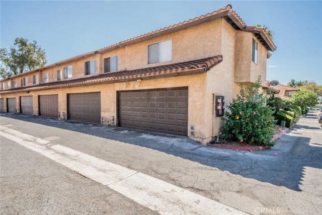 16595 Upland F, Fontana, CA 92335