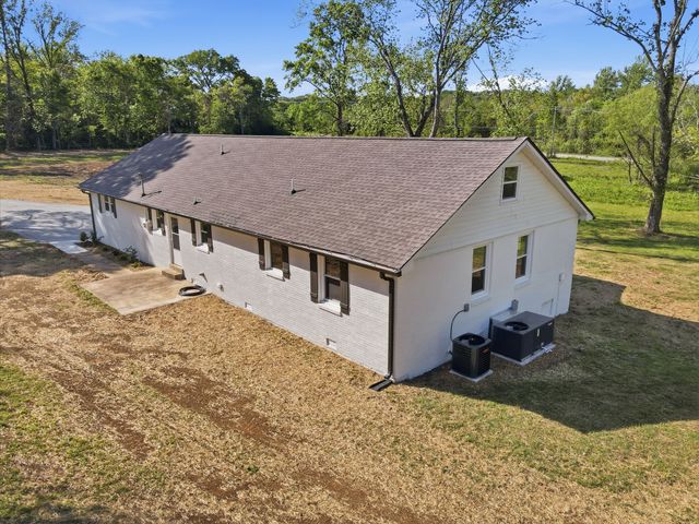 2525 Williamsport Pike, Columbia, TN 38401