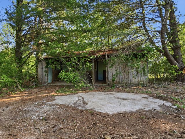 2525 Williamsport Pike, Columbia, TN 38401