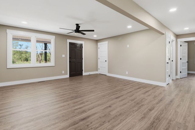 2525 Williamsport Pike, Columbia, TN 38401