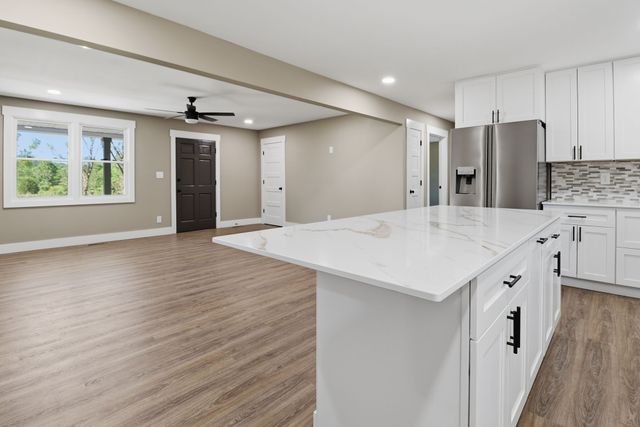 2525 Williamsport Pike, Columbia, TN 38401