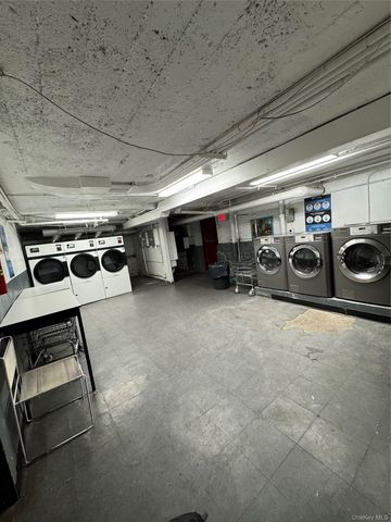 2922 Barnes Avenue 6L, Bronx, NY 10467