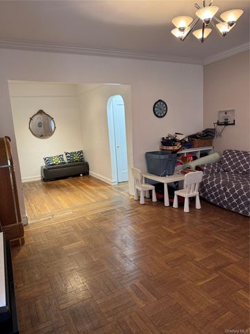 2922 Barnes Avenue 6L, Bronx, NY 10467