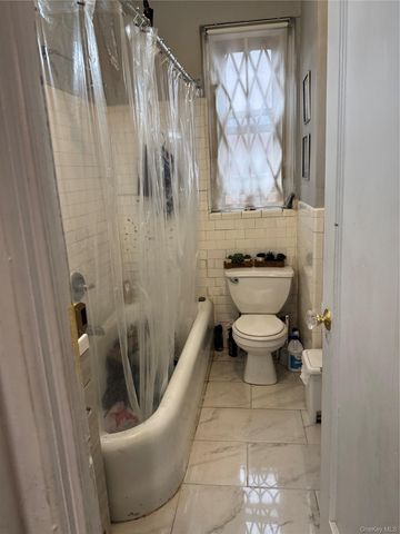 2922 Barnes Avenue 6L, Bronx, NY 10467